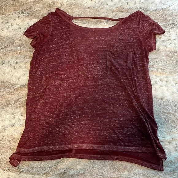 T-Shirt - Picture 1 of 5